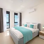 Villa Maxima With Heated Pool - Veliko Brdo Makarska