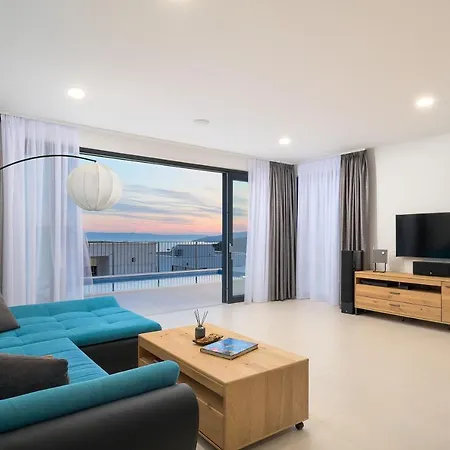 Maxima With Heated Pool - Veliko Brdo Vila